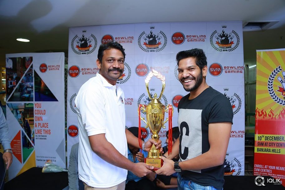 Nanna-Nenu-Naa-Boyfriends-Movie-Team-At-S-V-M-Mall